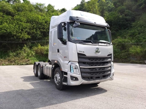 Xe đầu kéo CHENGLONG H7 420HP (Cầu láp)