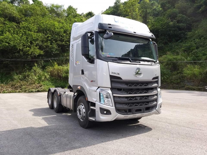 Xe đầu kéo CHENGLONG H7 420HP (Cầu láp)